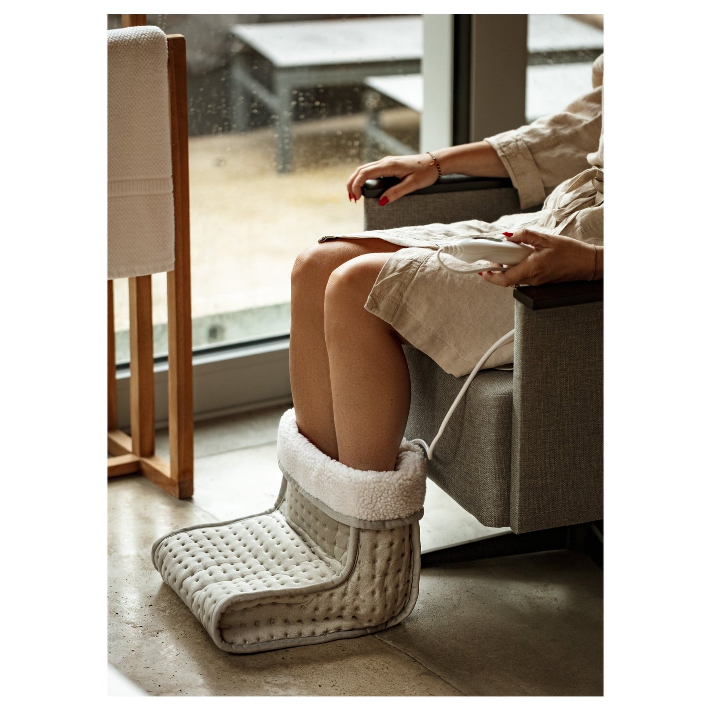 Adler | Feet warmer with LCD controller | AD 7432 | Number of heating levels 4 | Number of persons 1 | 140 W | Grey