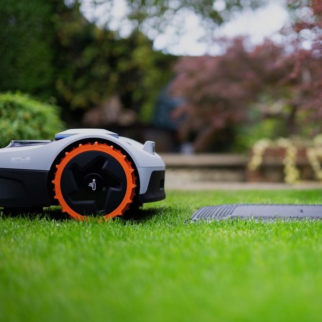 Segway | Navimow Robot Lawn Mower | i105E | Mowing Area 500 m² | Waterproof IPX6 | 58 dB