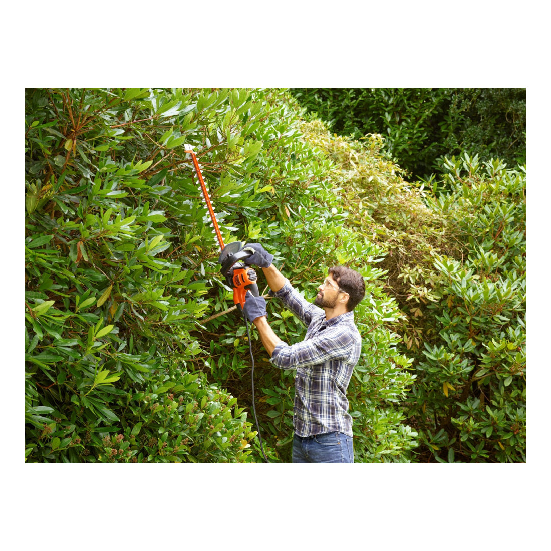 BLACK & DECKER | BEHTS401-QS | Electric Hedge Trimmer | 500W | 55 cm