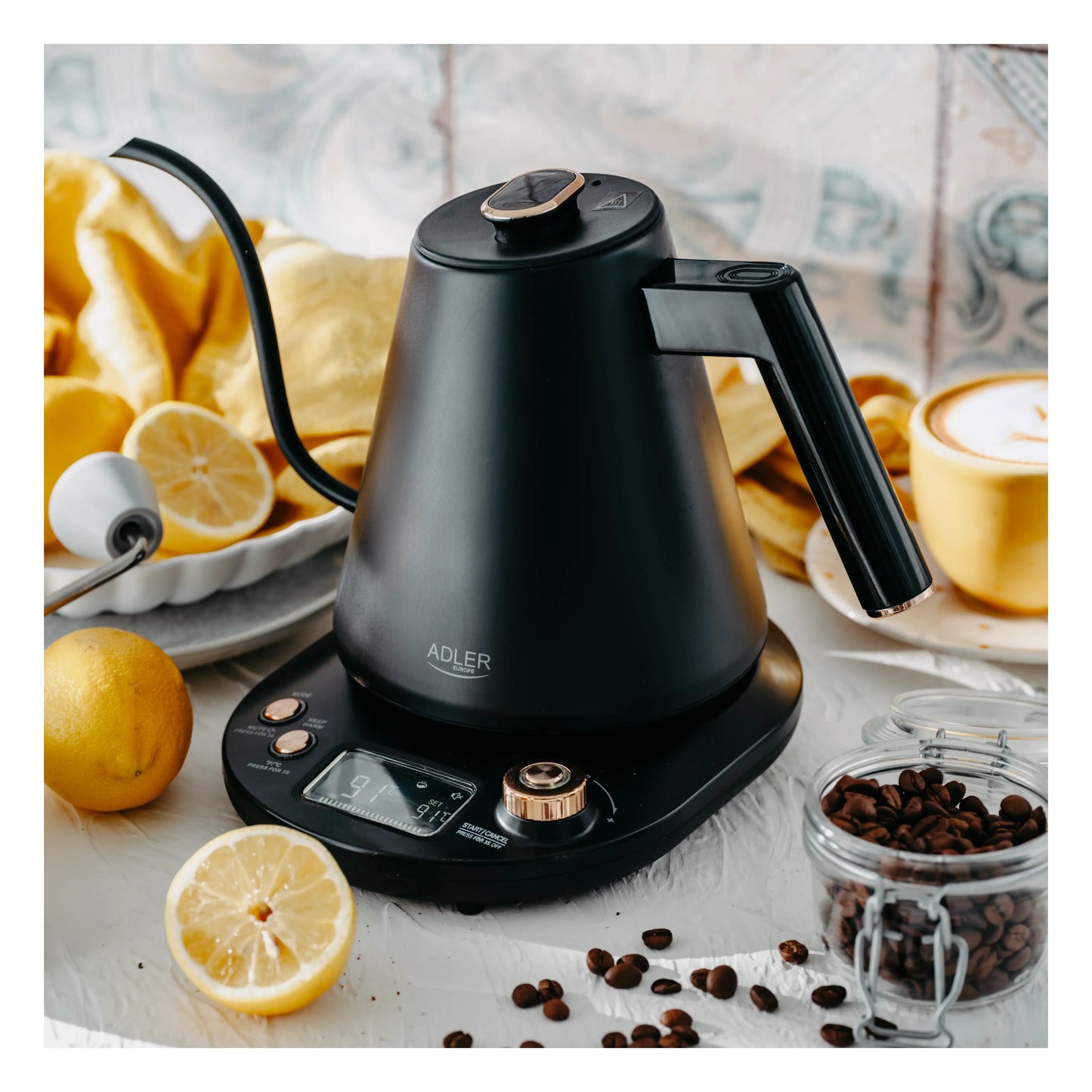 Adler | Kettle | AD 1349 | Electric | 1.1 kW | 1 L | 360 Degree Connector Base | Black | Gold
