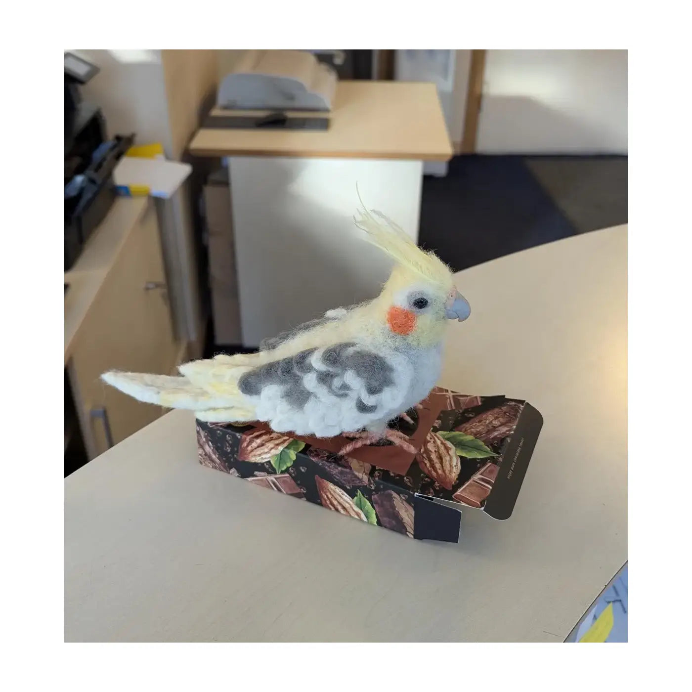 Felted wool sculpture of a Cockateil parrot | Handmade | White/grey