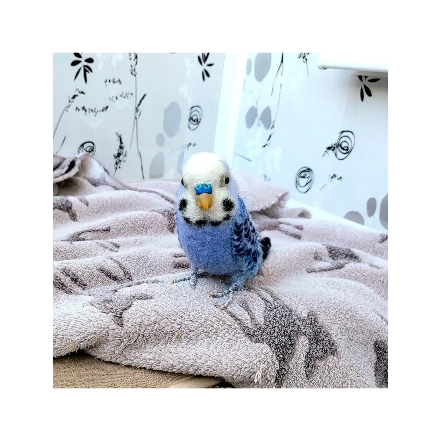 Sculpture en feutre d'une perruche ondulée | Fait main | Bleu et blanc