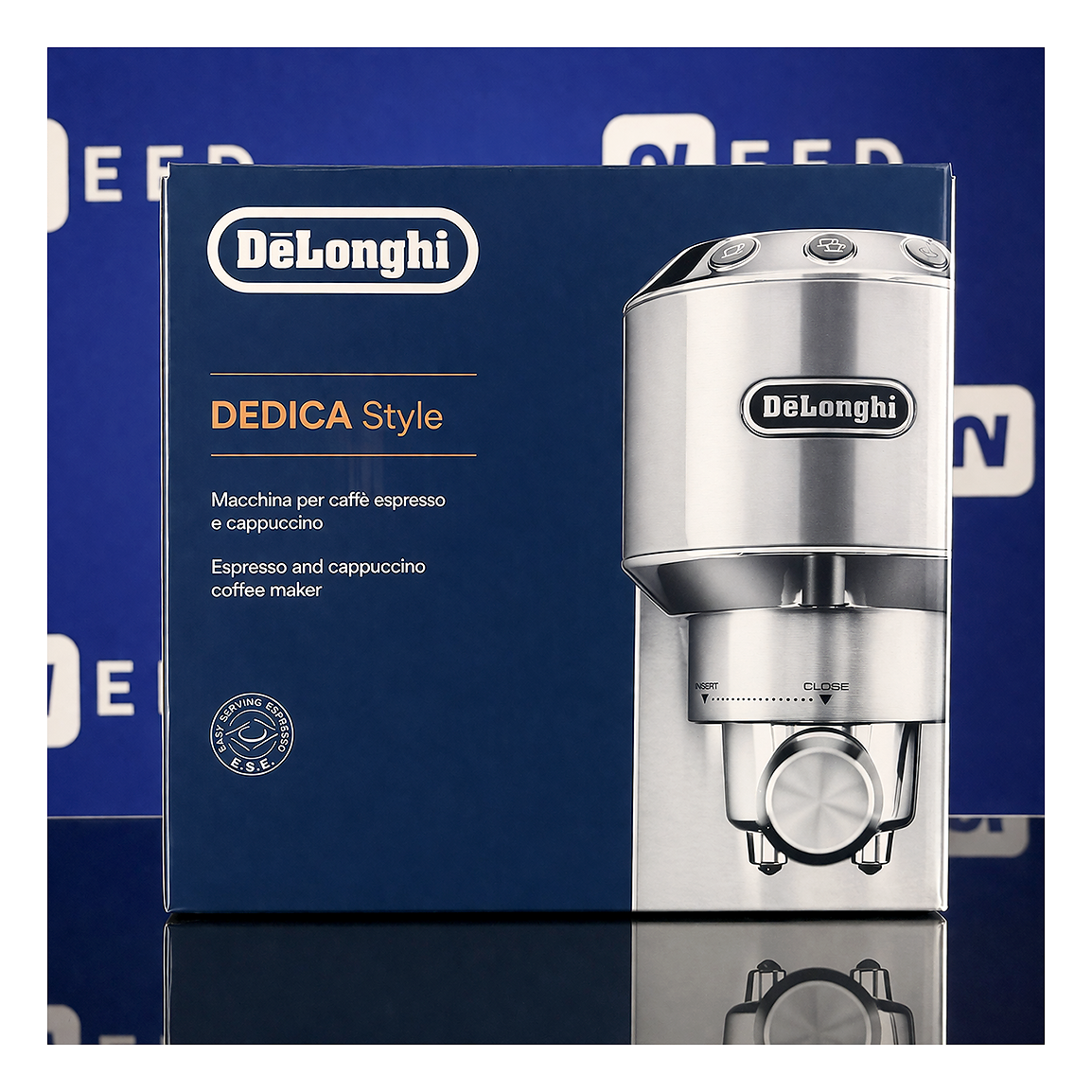 Delonghi | Dedica Espresso Coffee Machine | EC685 | Built-in milk frother | Semi-automatic | 1300 W
