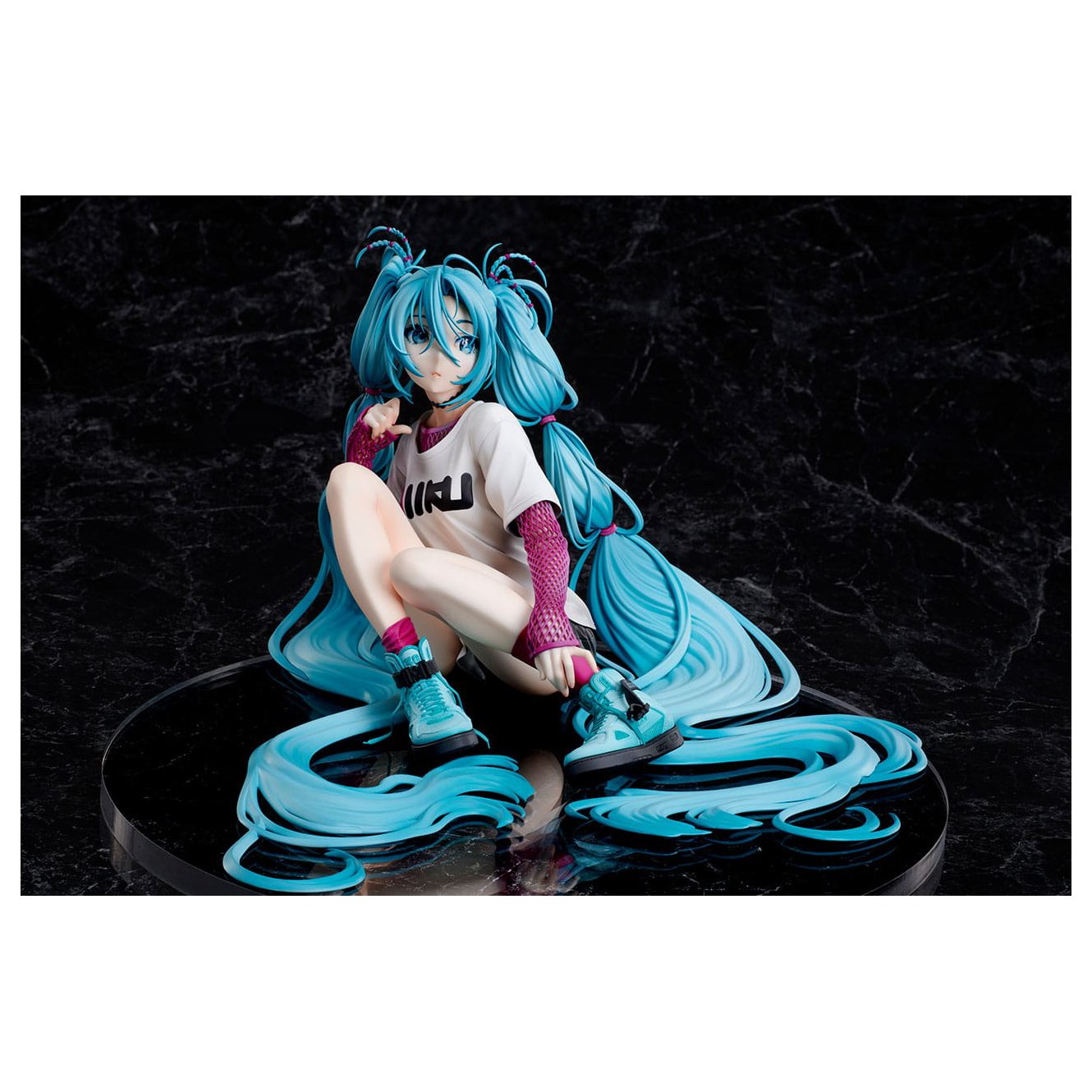 Hatsune Miku Statue 1/4 Yoneyama Mai The Latest Street Style "Cute" Limited Edition 17 cm