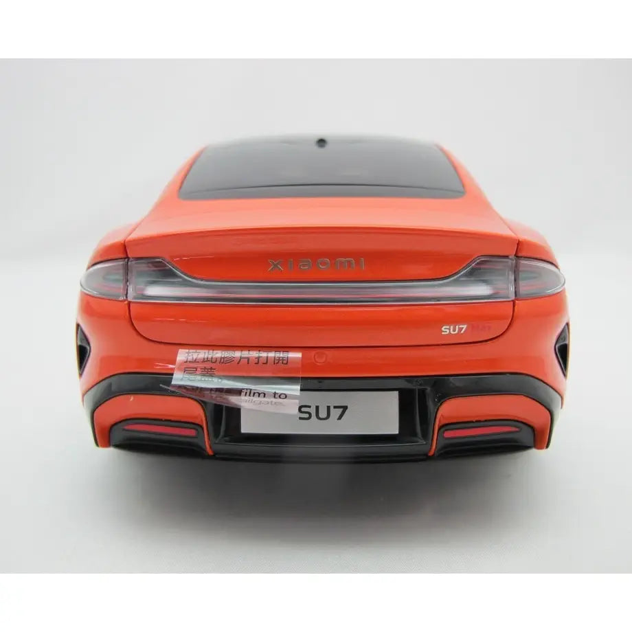 Xiaomi | SU7 1:18 Die-cast Model Car | Lava Orange | Zinc alloy, ABS, SAN and PVC