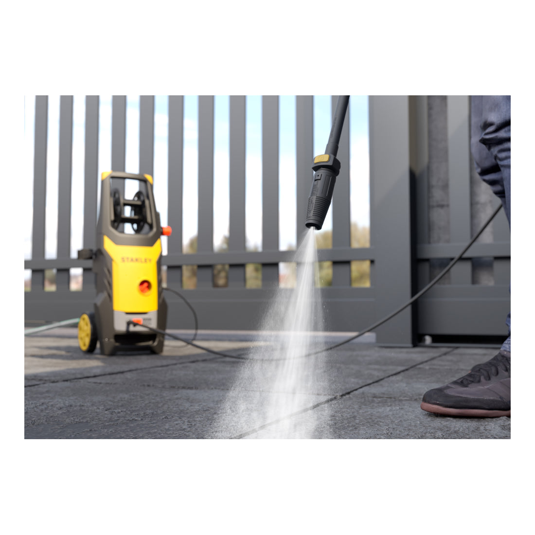 Stanley 14128 | 1600W High Pressure Washer | 125 bar