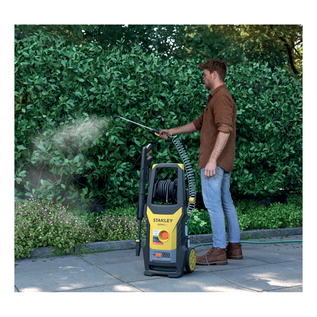 Stanley 15169 | 2200W High Pressure Washer | 160 bar
