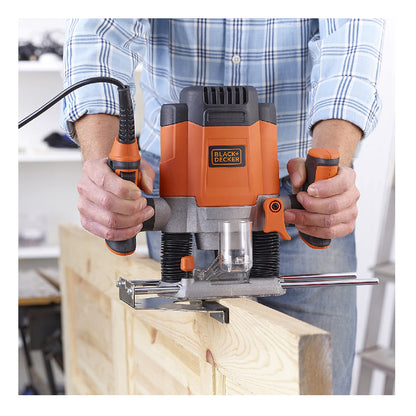 BLACK+DECKER | KW1200E-QS | Plunge Router | 1200W | Variable Speed
