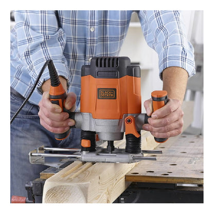 BLACK+DECKER | KW1200E-QS | Plunge Router | 1200W | Variable Speed