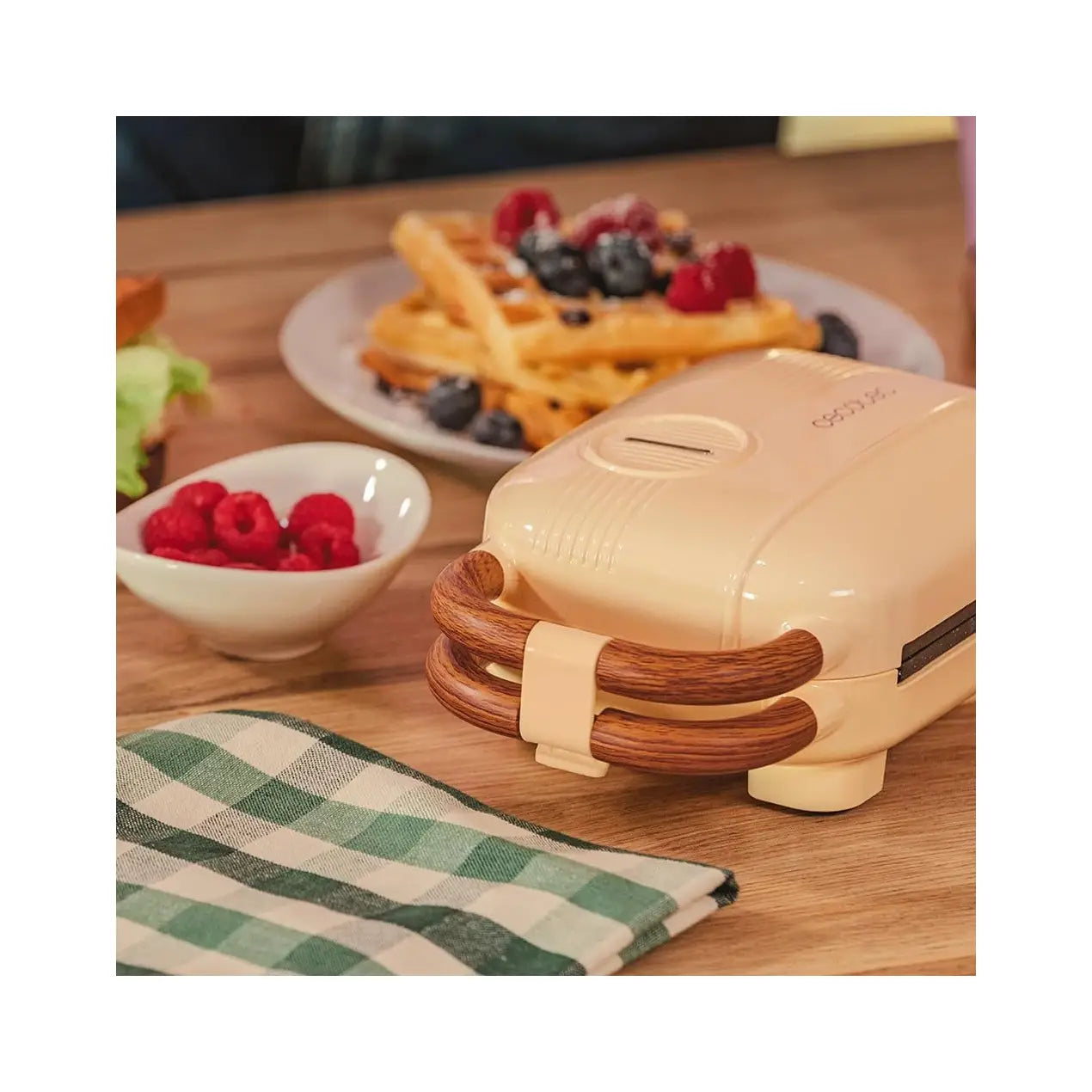 Cecotec | Sandwich Maker | Rock'nToast Retro One Yellow Retro-style | 700 W | Yellow