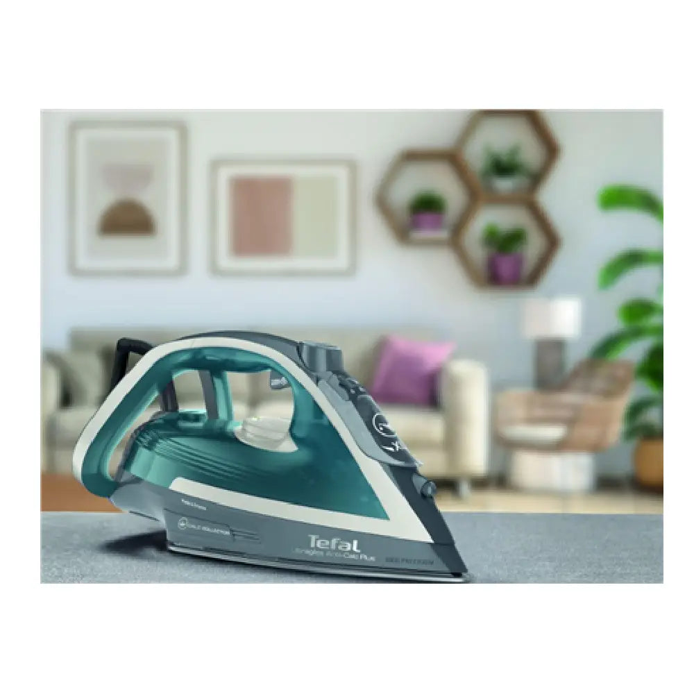 Tefal | Steam Iron | Ultragliss Plus FV6842E0 | 2800 W | 50 g/min | 260 g/min | Durilium Airglide | Turquoise / Black