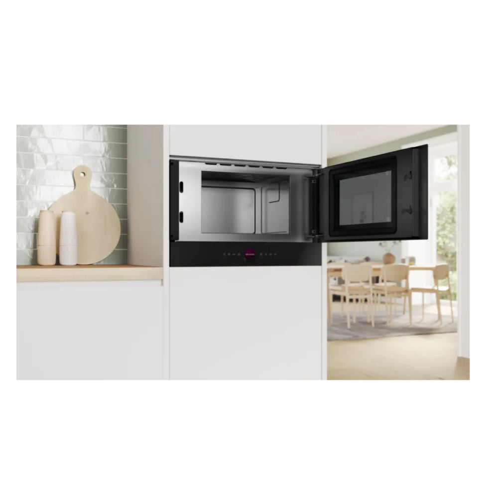Bosch | Serie 8 | BFR7221B1 | Built-in Microwave Oven | 21 L | 900 W | Black