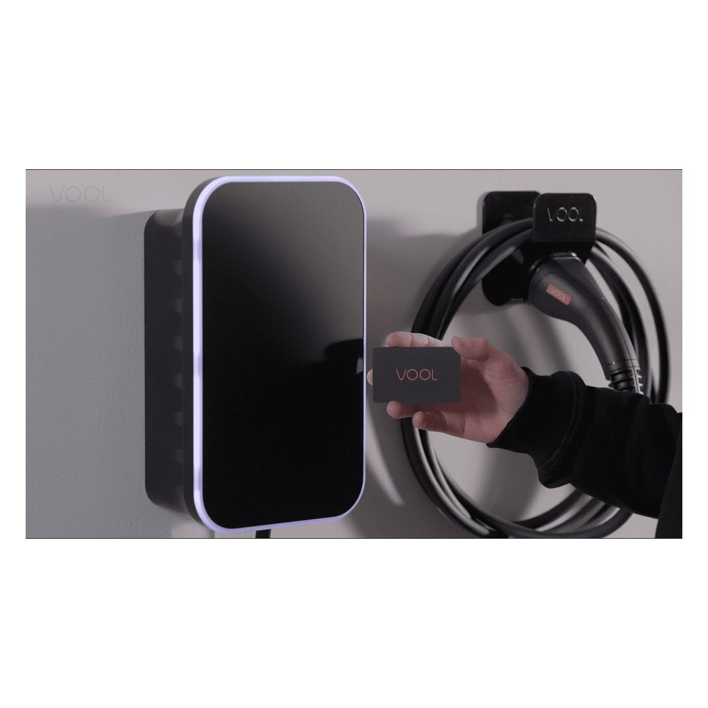 Chargeur VOOL pour véhicules électriques | V22TMABGP | 22 kW | 4G, Wi-Fi (IEEE 802.11 b/g/n), Ethernet 10/100 | Portée : 6,5 m | Noir mat